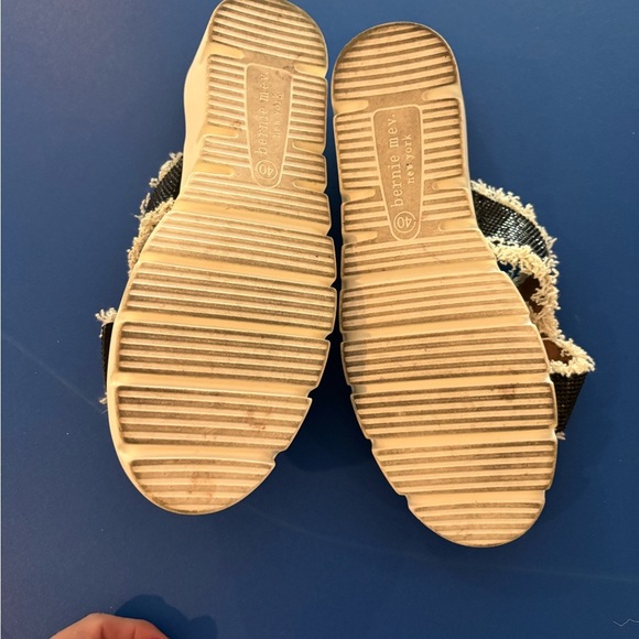 Bernie Mev Women's Venti Vivianne Wedge Heel Sandal sz 40 - Picture 6 of 8